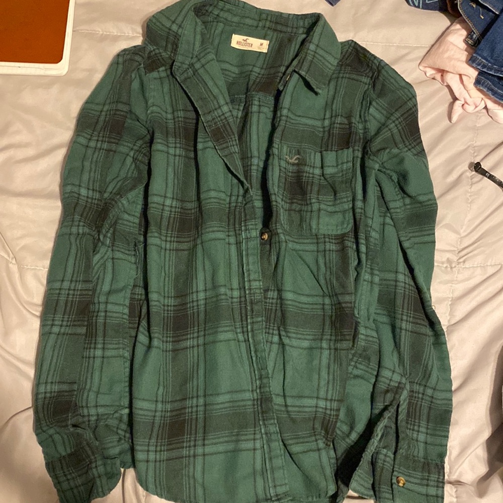 HOLLISTER GREEN FLANNEL SIZE MEDIUM